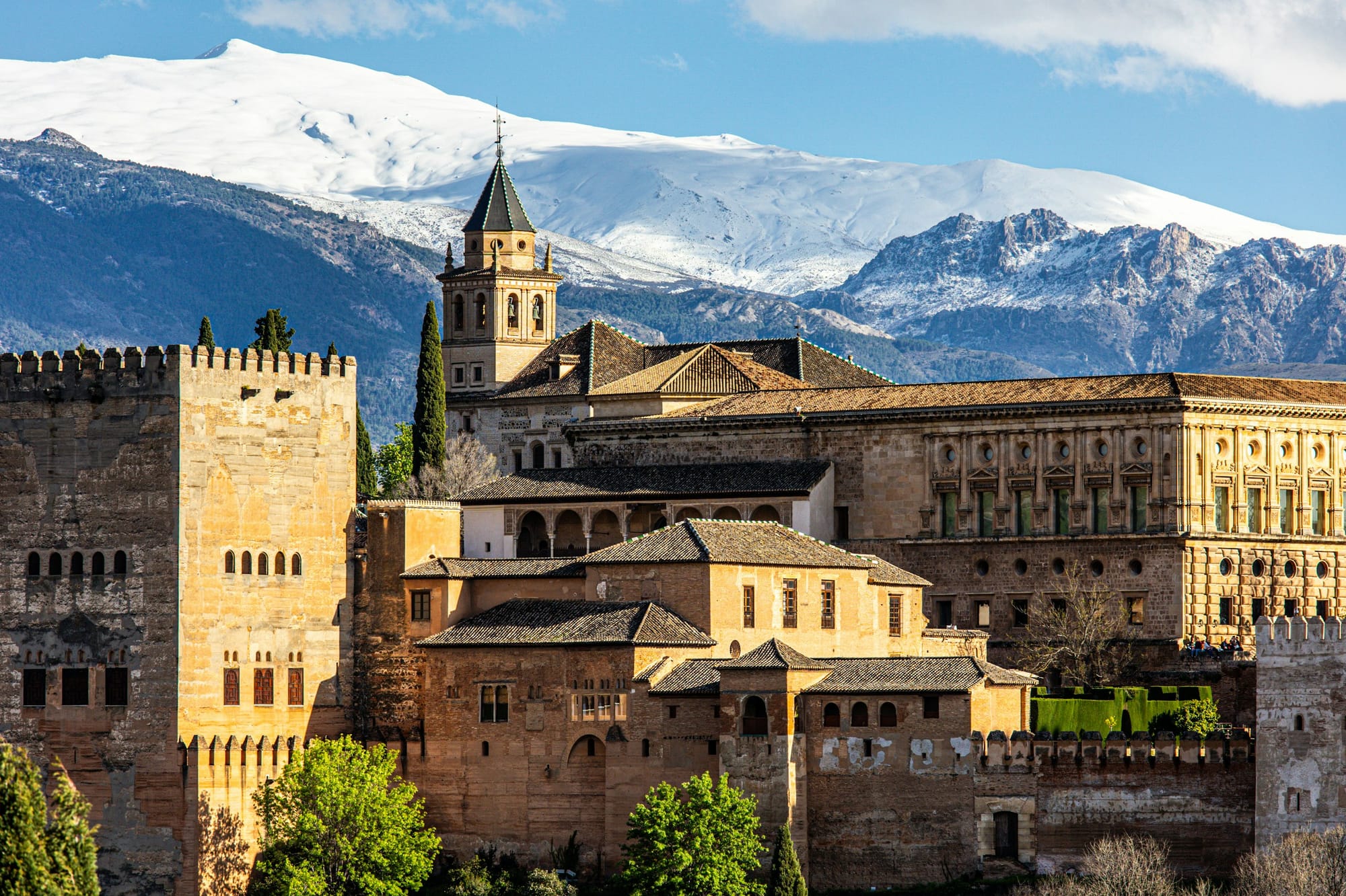 A History of Medieval Arabs
